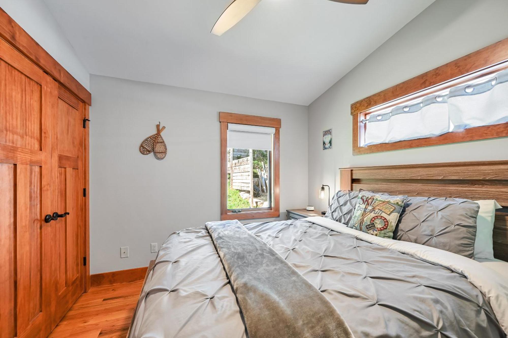 Mountain Modern, Close To Downtown Holiday home *