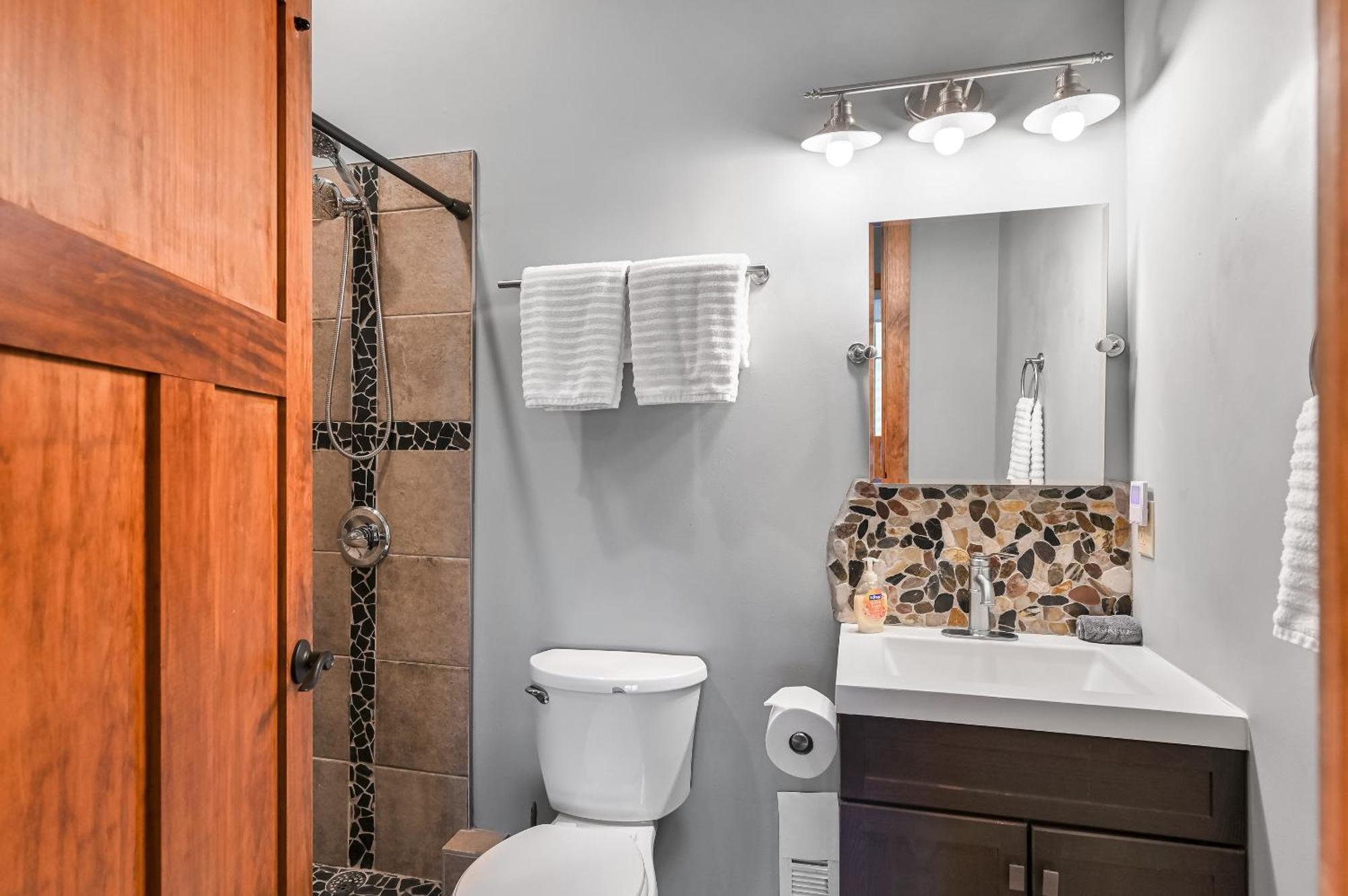 Mountain Modern, Close To Downtown Holiday home