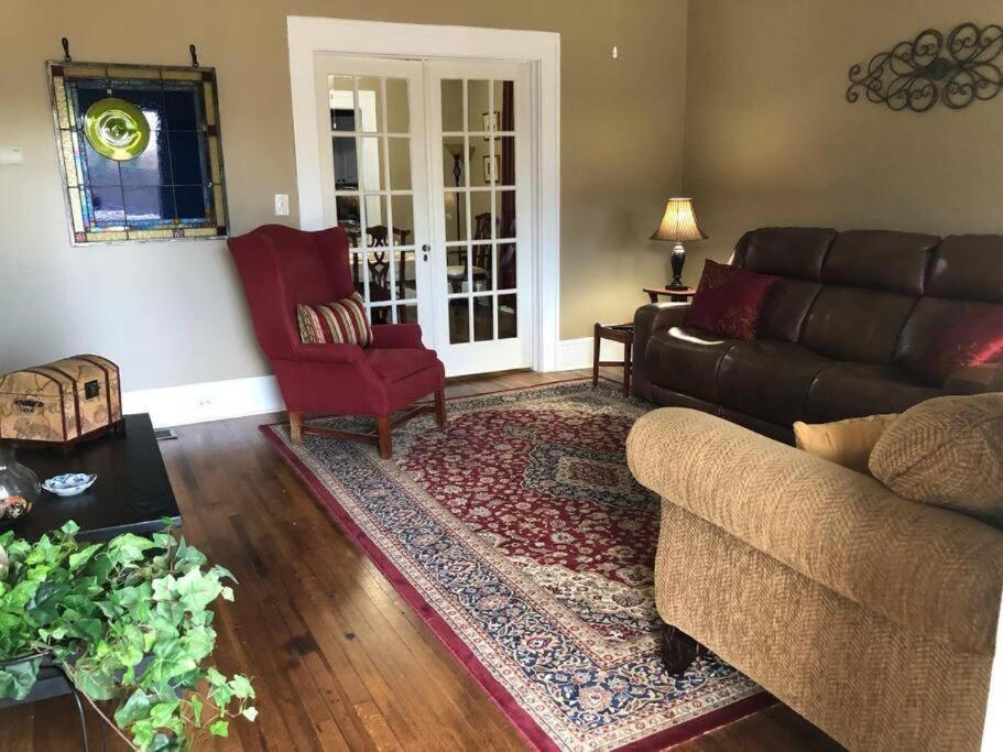 Holiday home The At Wolfehaven Asheville