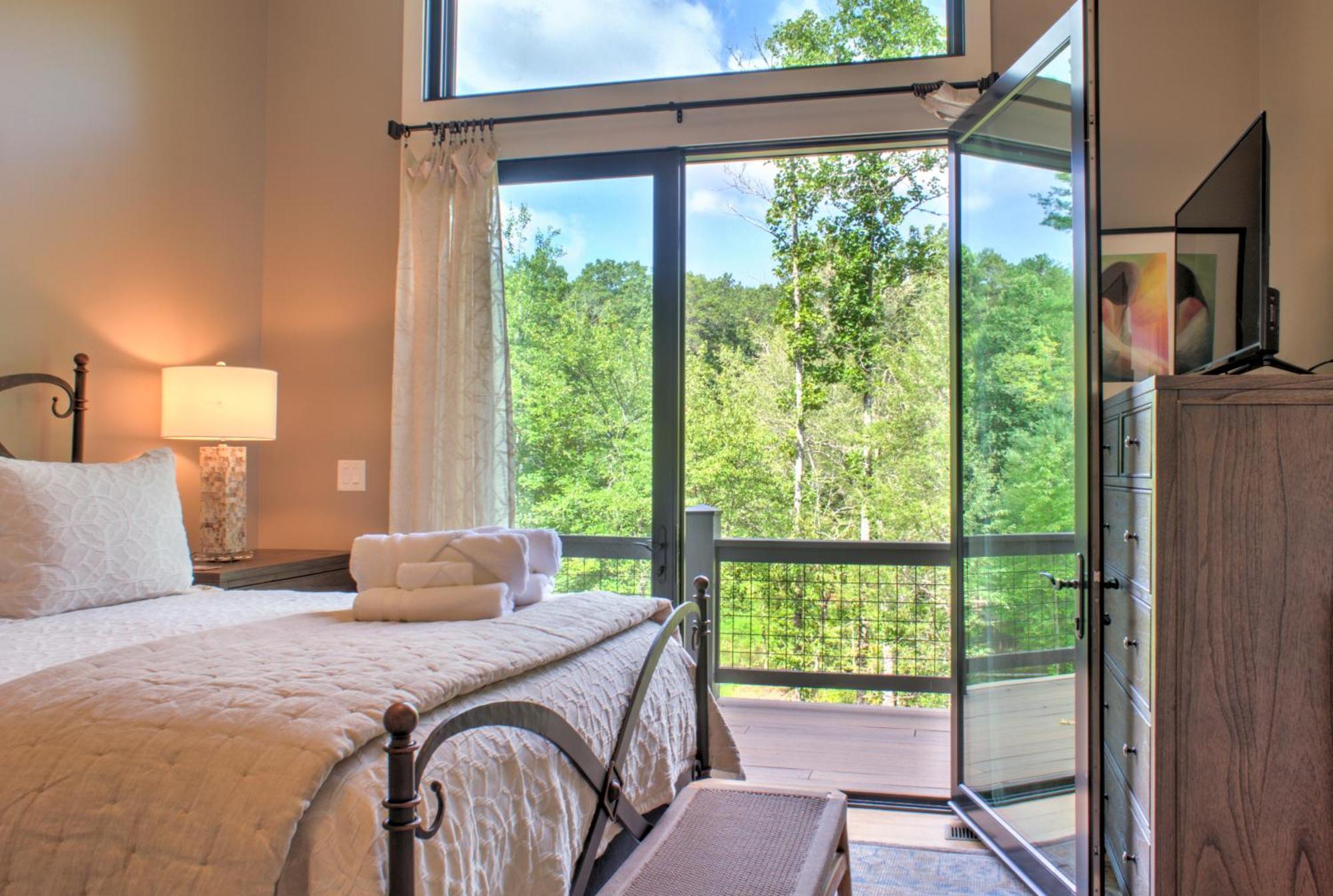 Bent Creek Retreat By Carolina Mornings Holiday home