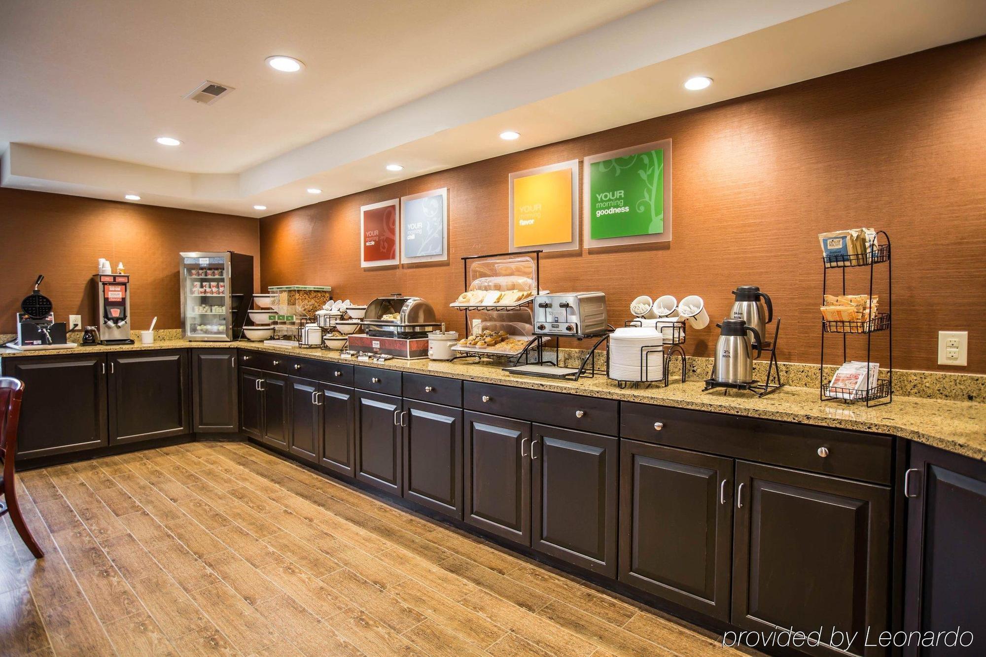 Inn Comfort Biltmore West 2*