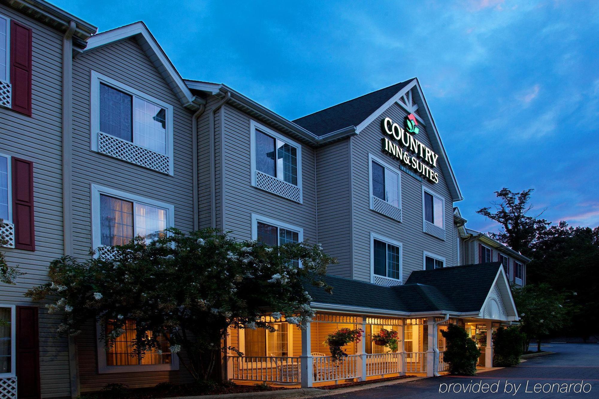 Country & By Radisson, At Outlet Mall, Nc Hotel