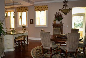 Posh, The Boutique At Biltmore Village 3* Asheville
