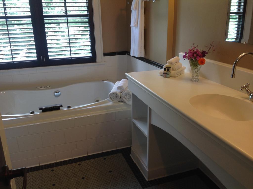 Om Sanctuary Holistic Retreat Resort Asheville