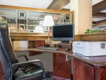 Days By Wyndham Asheville/mall