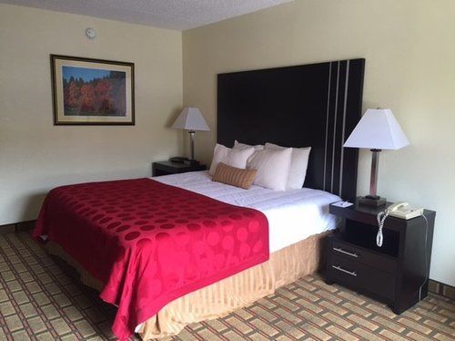 Ramada By Wyndham Southeast Hotel 2*