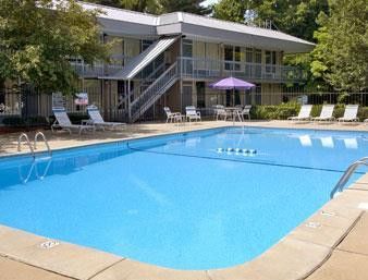 Days By Wyndham Asheville/mall