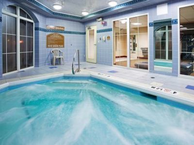 Hotel Holiday Express & Sw - Outlet Ctr Area By Ihg 2*