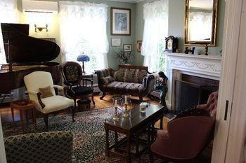 The Applewood Manor 4*