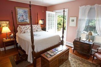 The Applewood Manor