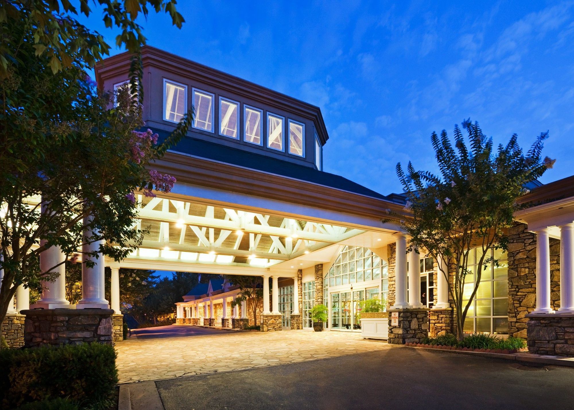 Crowne Plaza By Ihg Resort Asheville