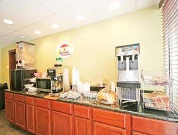 Quality Downtown Tunnel Rd Hotel 2*