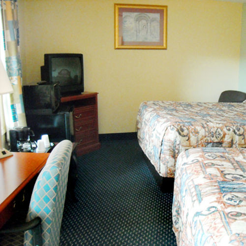 Whispering Pines - 2* Asheville