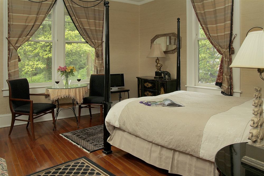 Hill House 3*