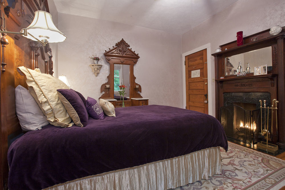 At Cumberland Falls Bed & Breakfast Bed & Breakfast Asheville