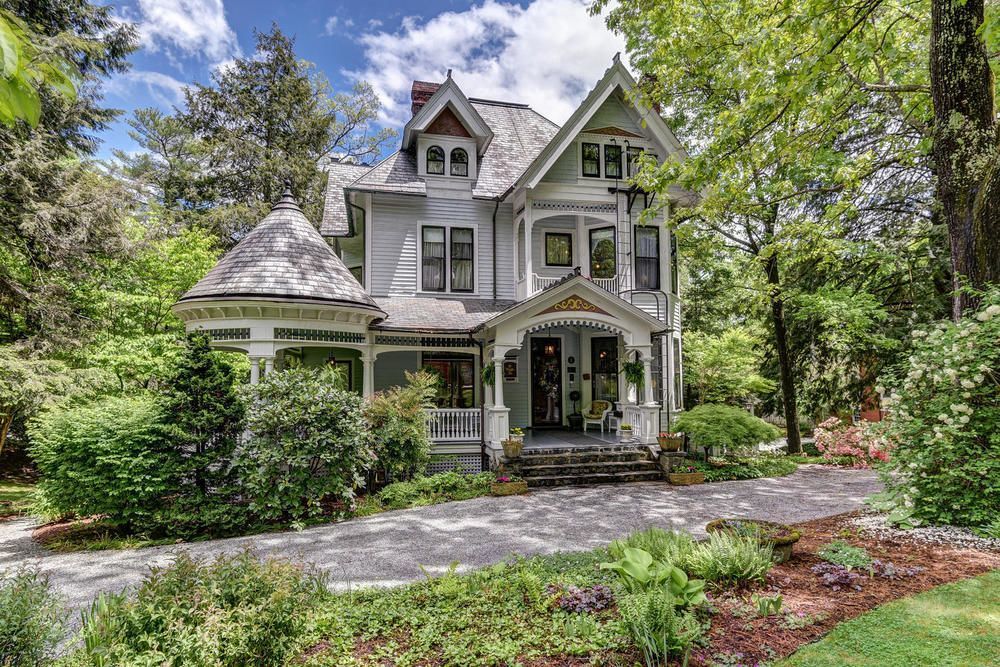 1899 Wright & Carriage House 3*