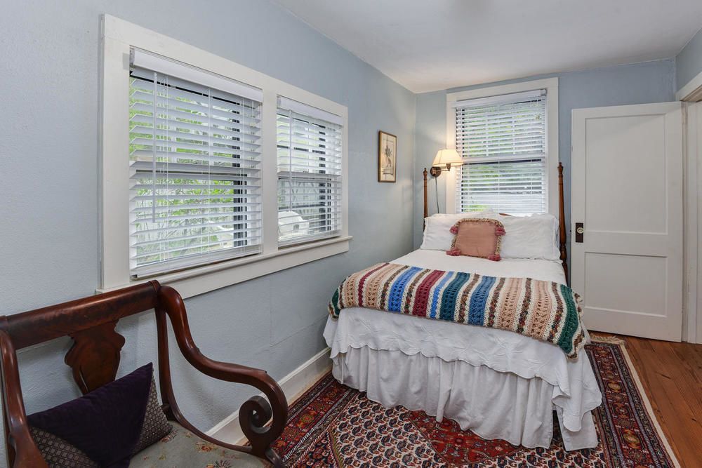 1899 Wright & Carriage House Bed & Breakfast Asheville