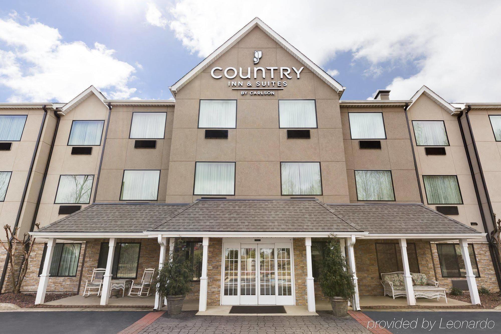 Hotel Country & By Radisson, At Outlet Mall, Nc 3*