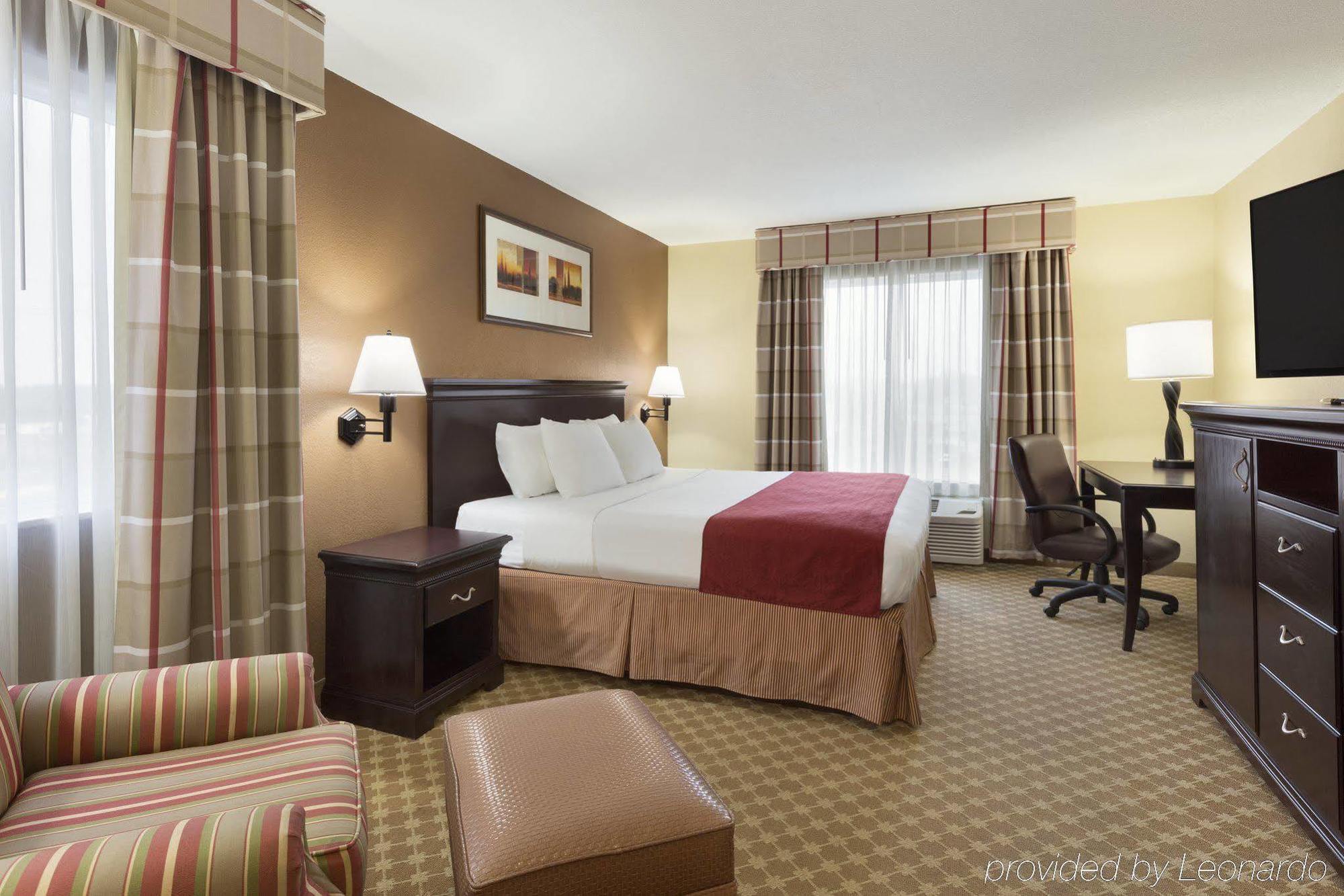 Country & By Radisson, At Outlet Mall, Nc Hotel