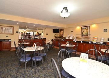 Comfort Biltmore Square Hotel 3*