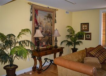 Posh, The Boutique At Biltmore Village 3* Asheville
