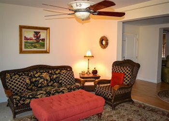 Posh, The Boutique At Biltmore Village 3* Asheville