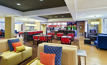 Courtyard By Marriott Hotel *