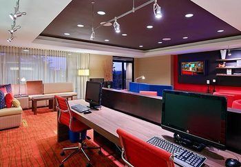 Courtyard By Marriott Hotel