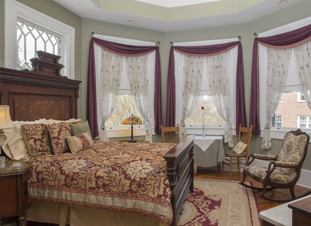 A Bed Of Roses Bed & Breakfast Asheville