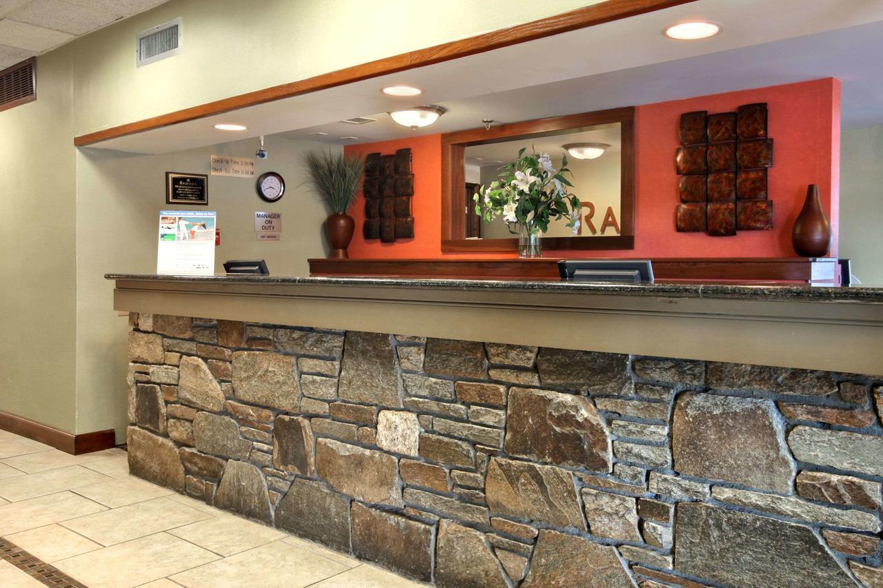 Ramada By Wyndham / Biltmore West