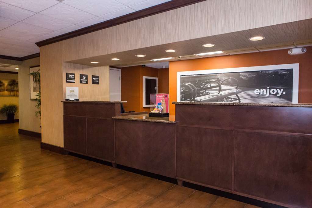 Hampton - Biltmore Area Hotel