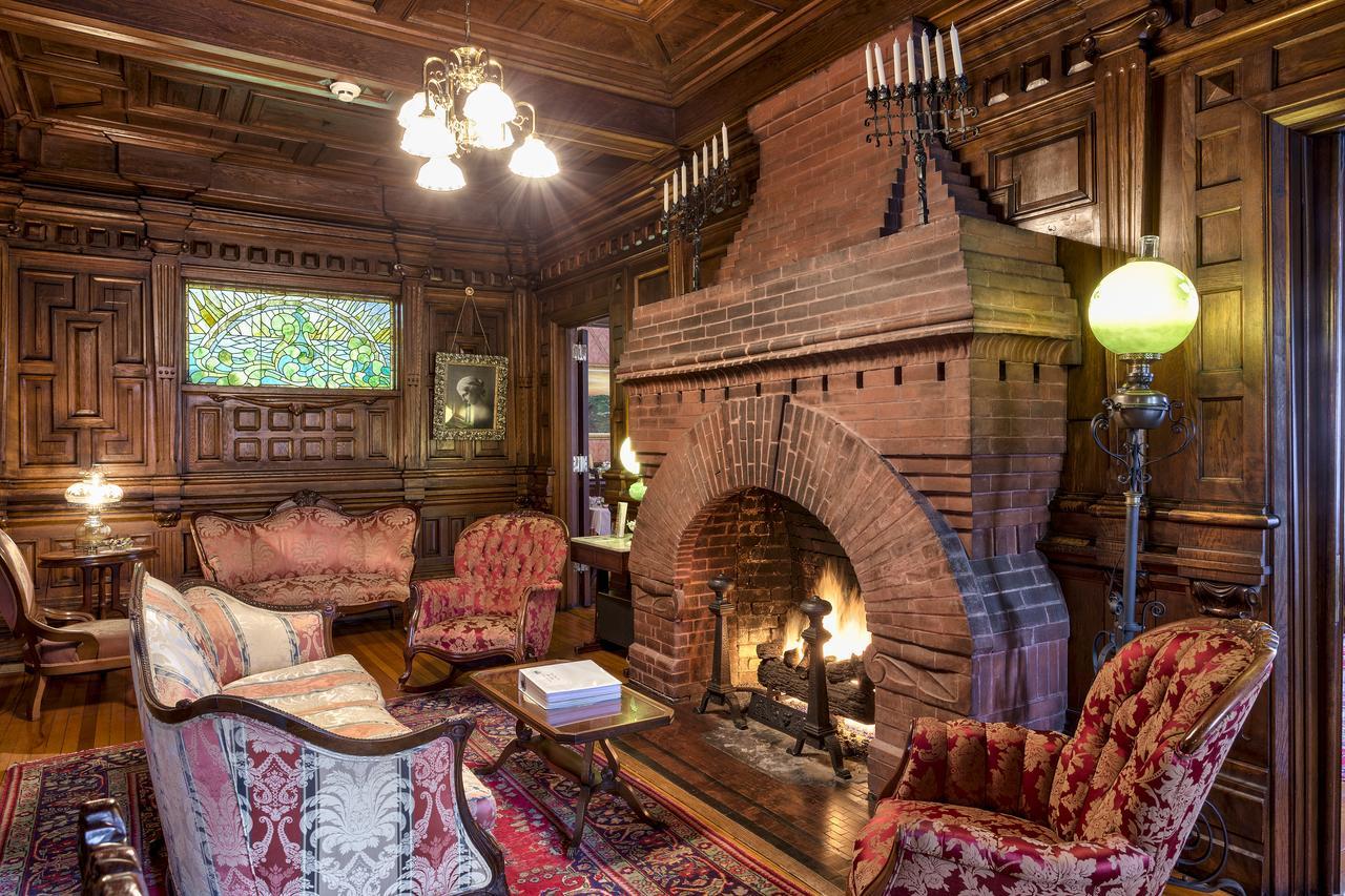 Cedar Crest Bed & Breakfast 3*