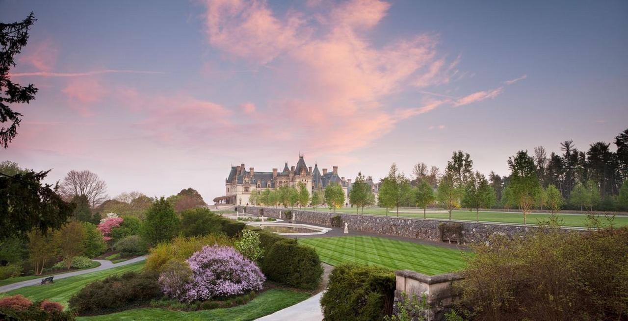 Village On Biltmore Estate Hotel 3*