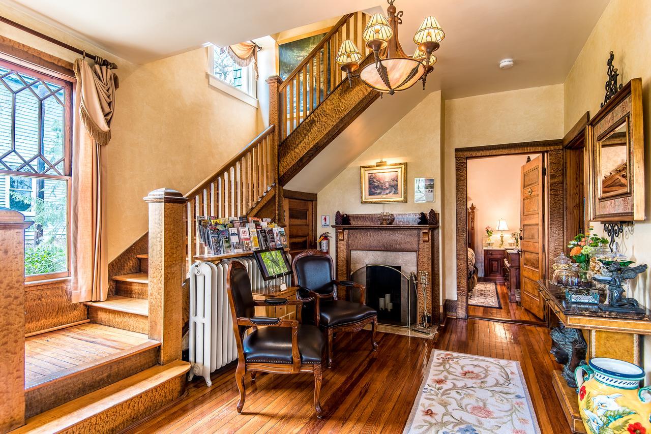 At Cumberland Falls Bed & Breakfast