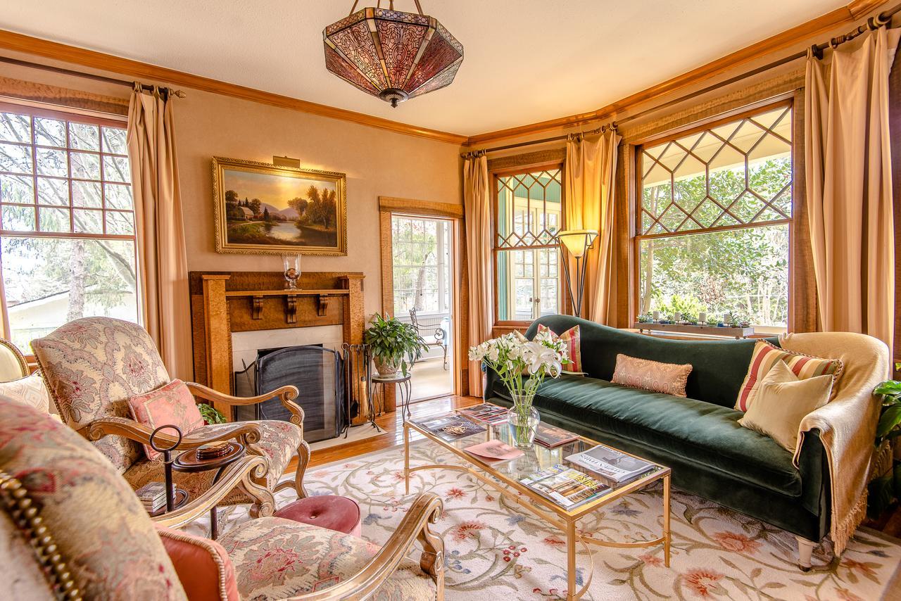 At Cumberland Falls Bed & Breakfast Bed & Breakfast