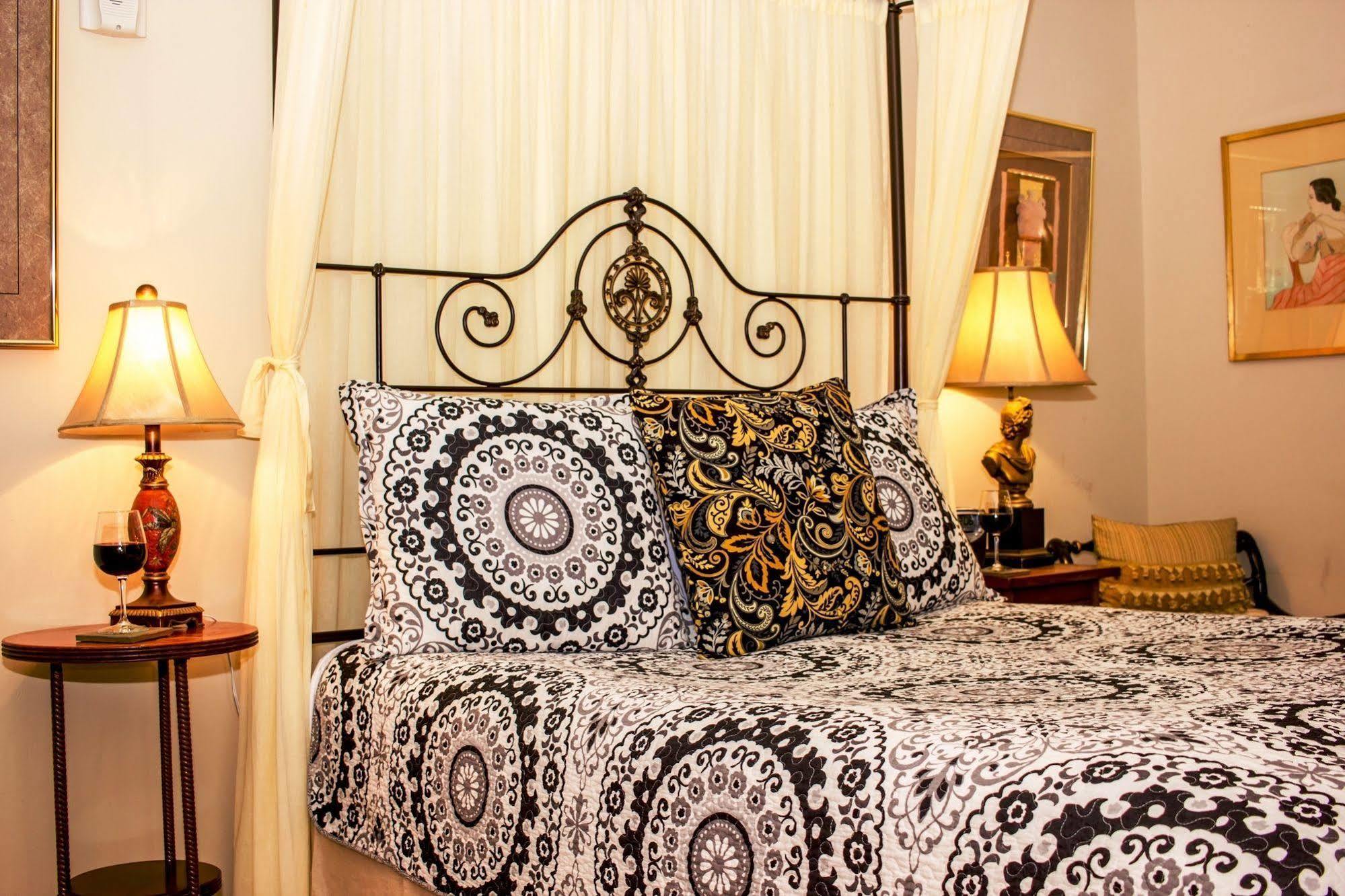 Hill House 3*