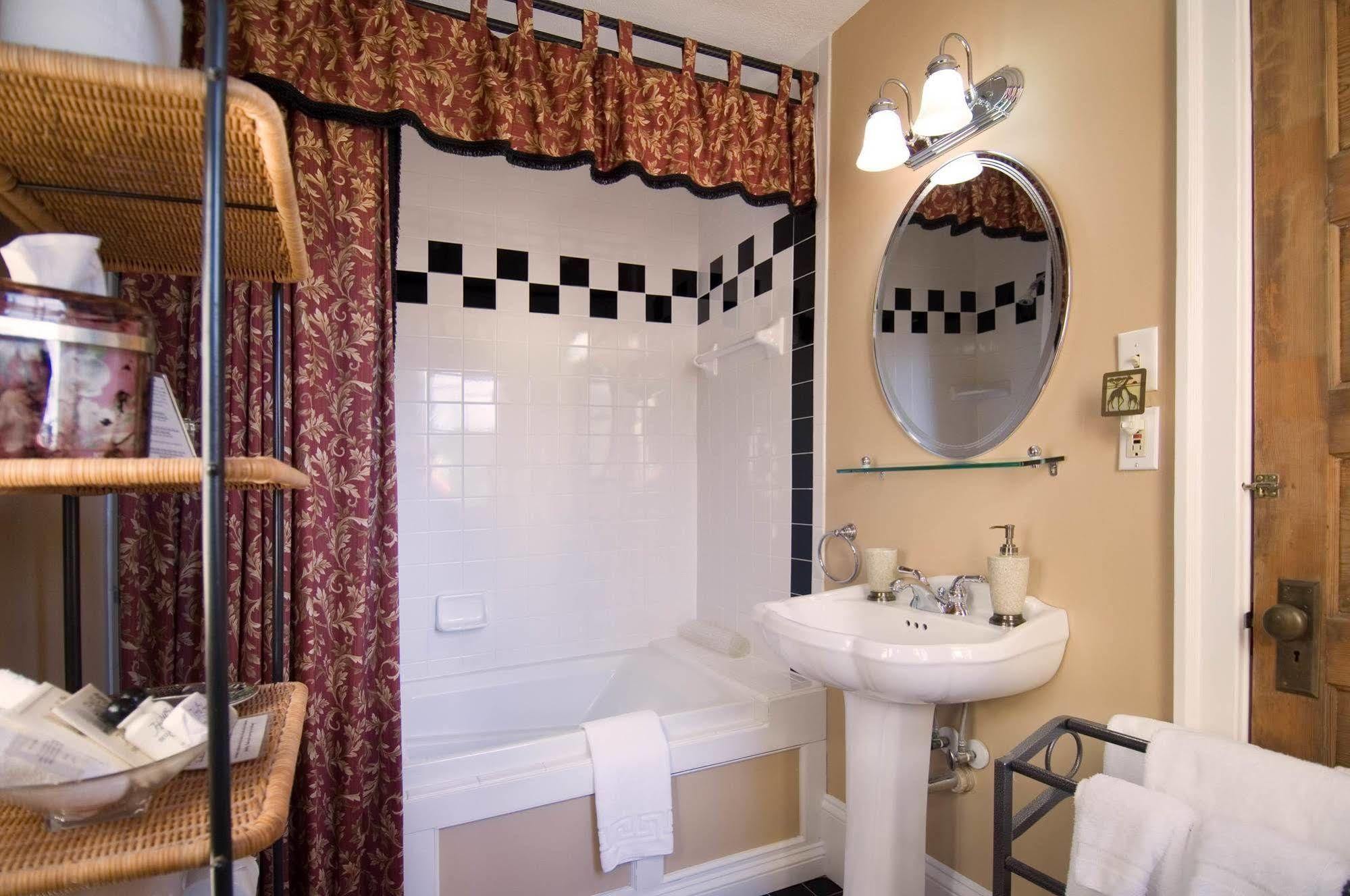 Hotel Hill House 3*