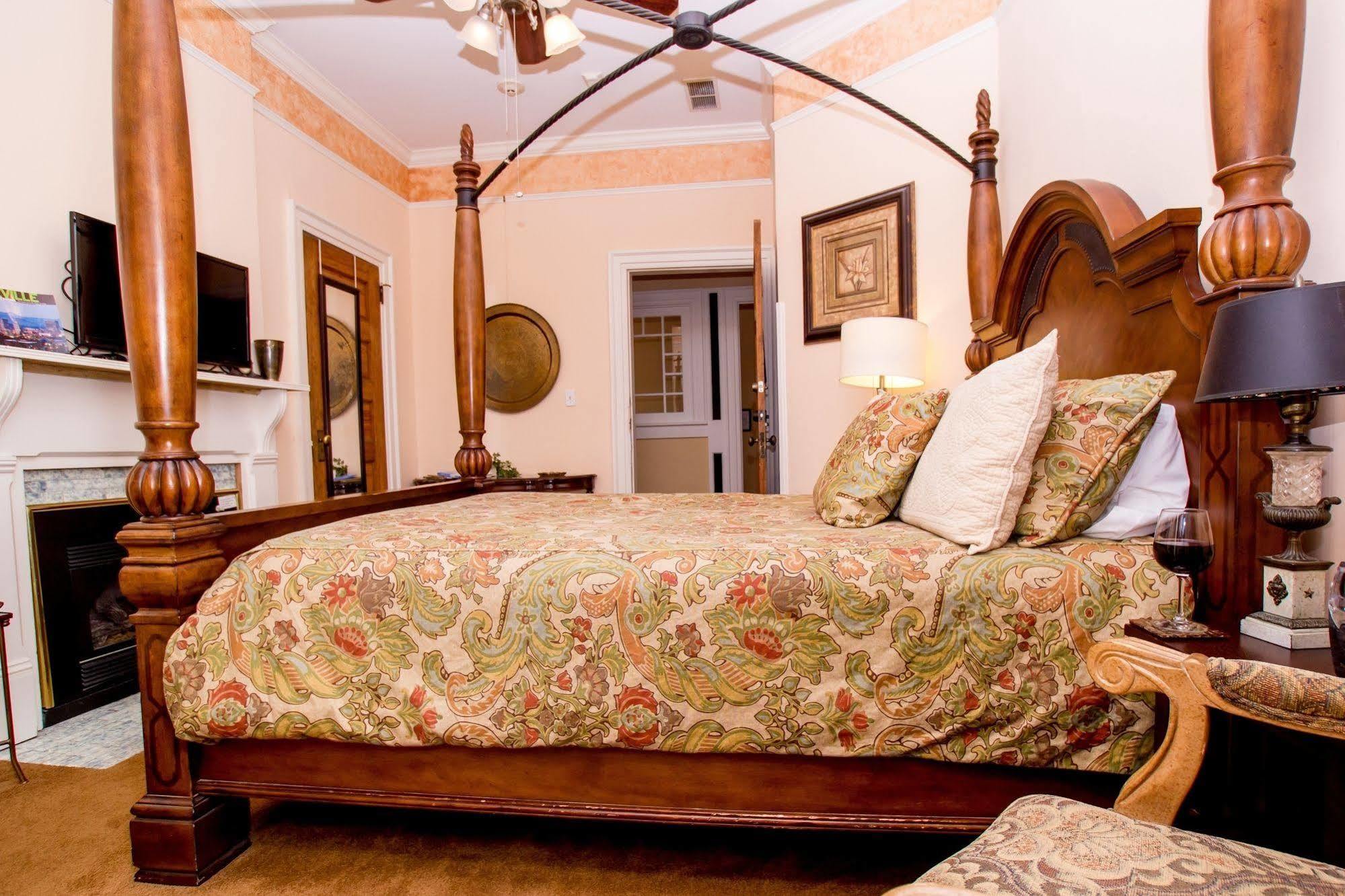 Hotel Hill House 3*