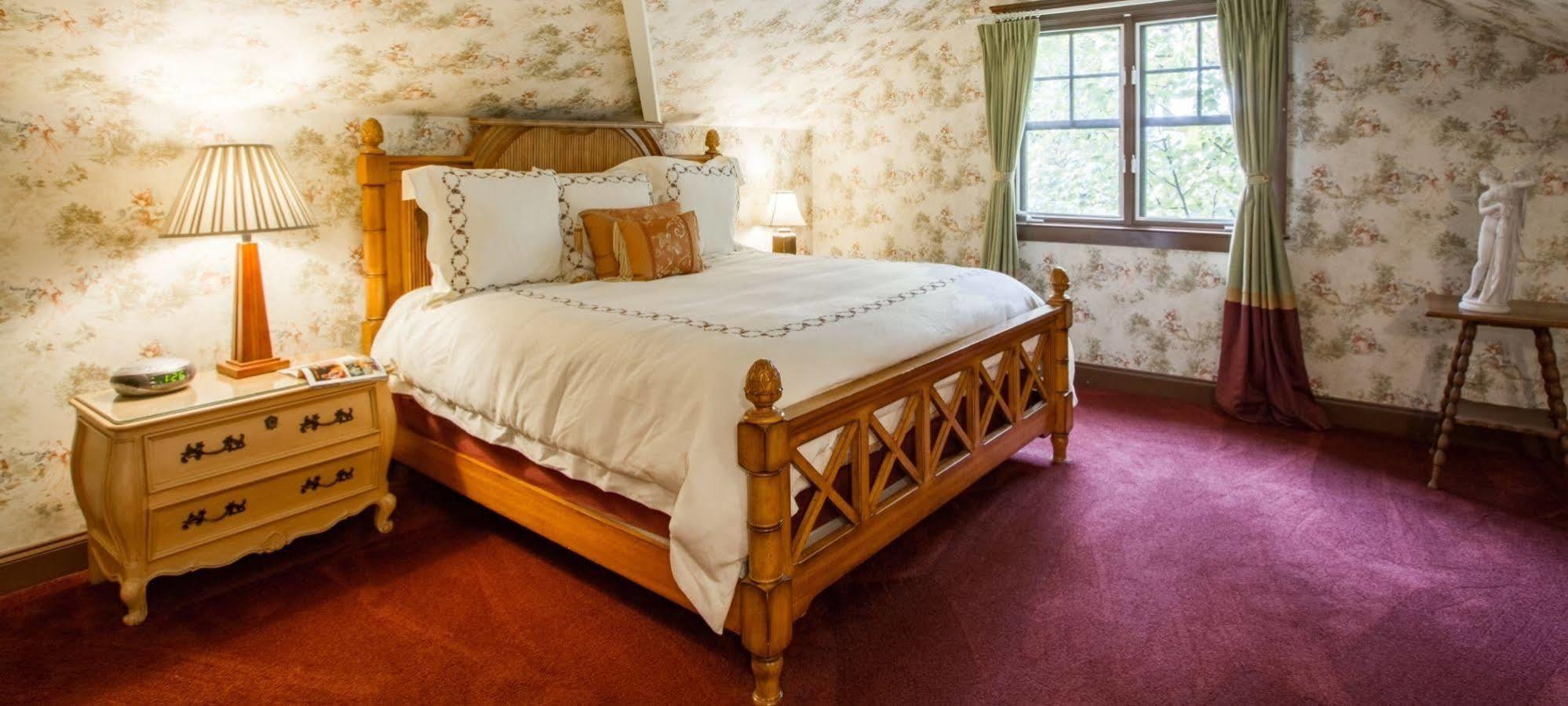 Hill House Hotel 3*