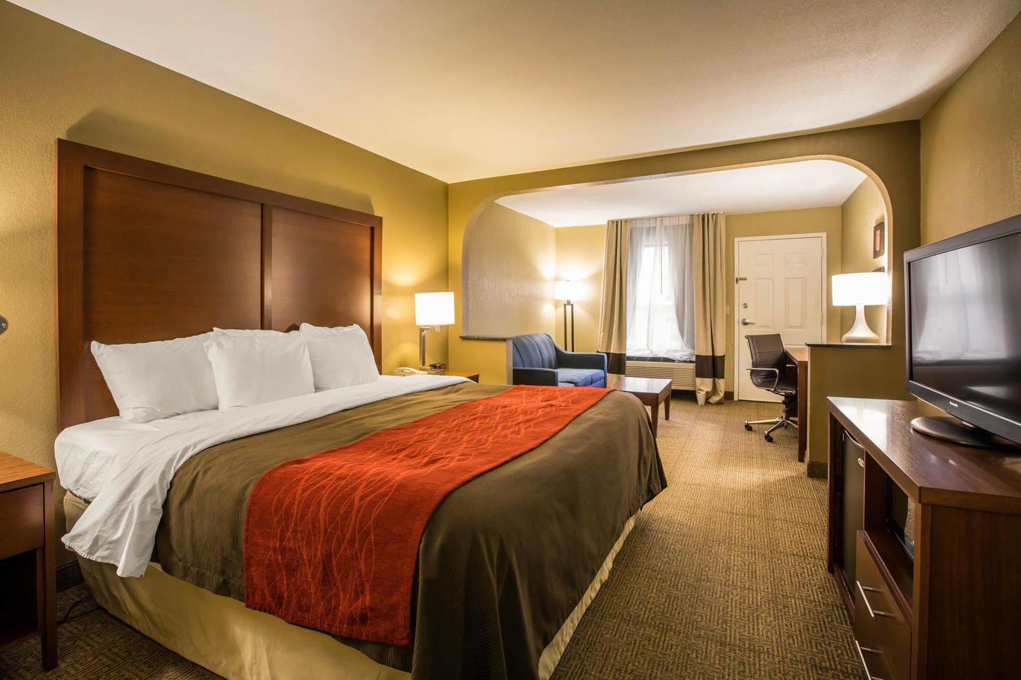 Comfort Biltmore West