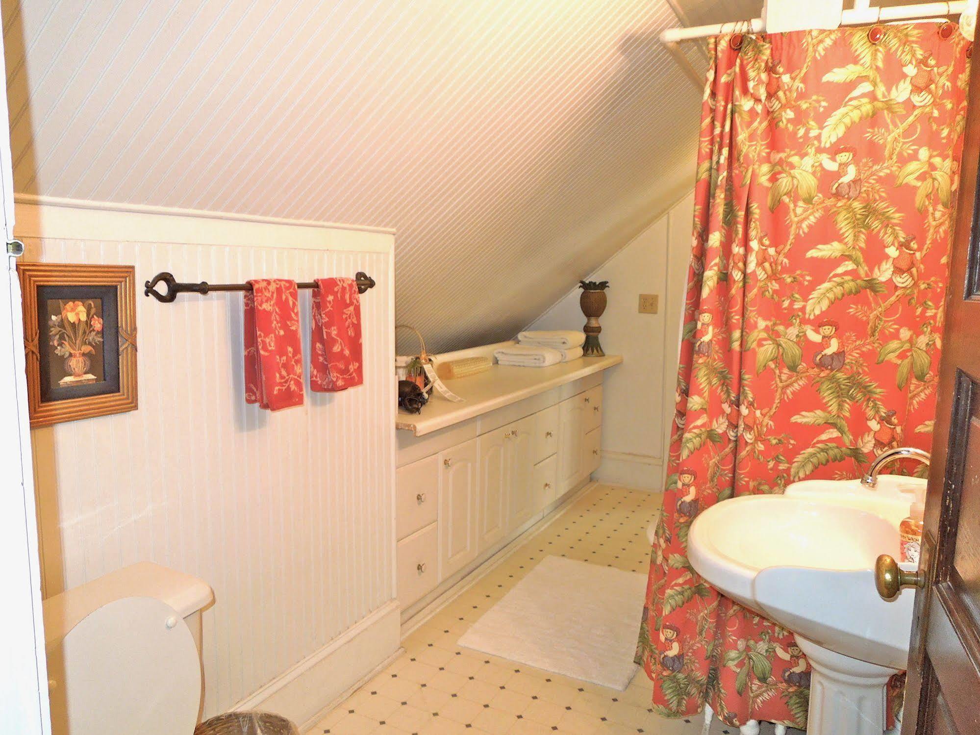 Oakland Bed & Breakfast Asheville