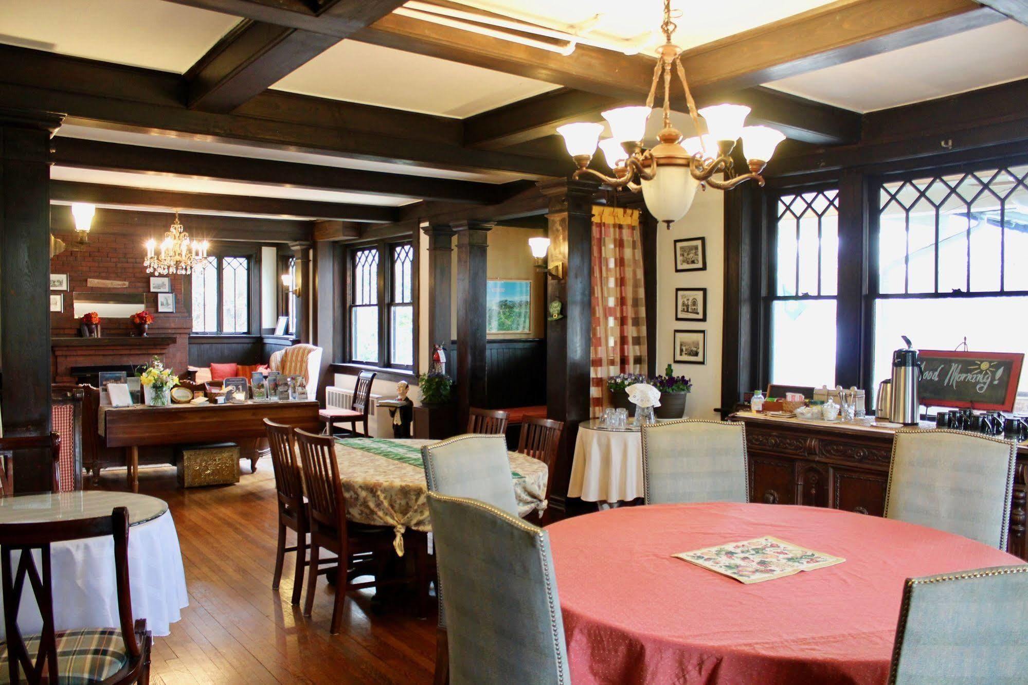 Bed & Breakfast Oakland 3*