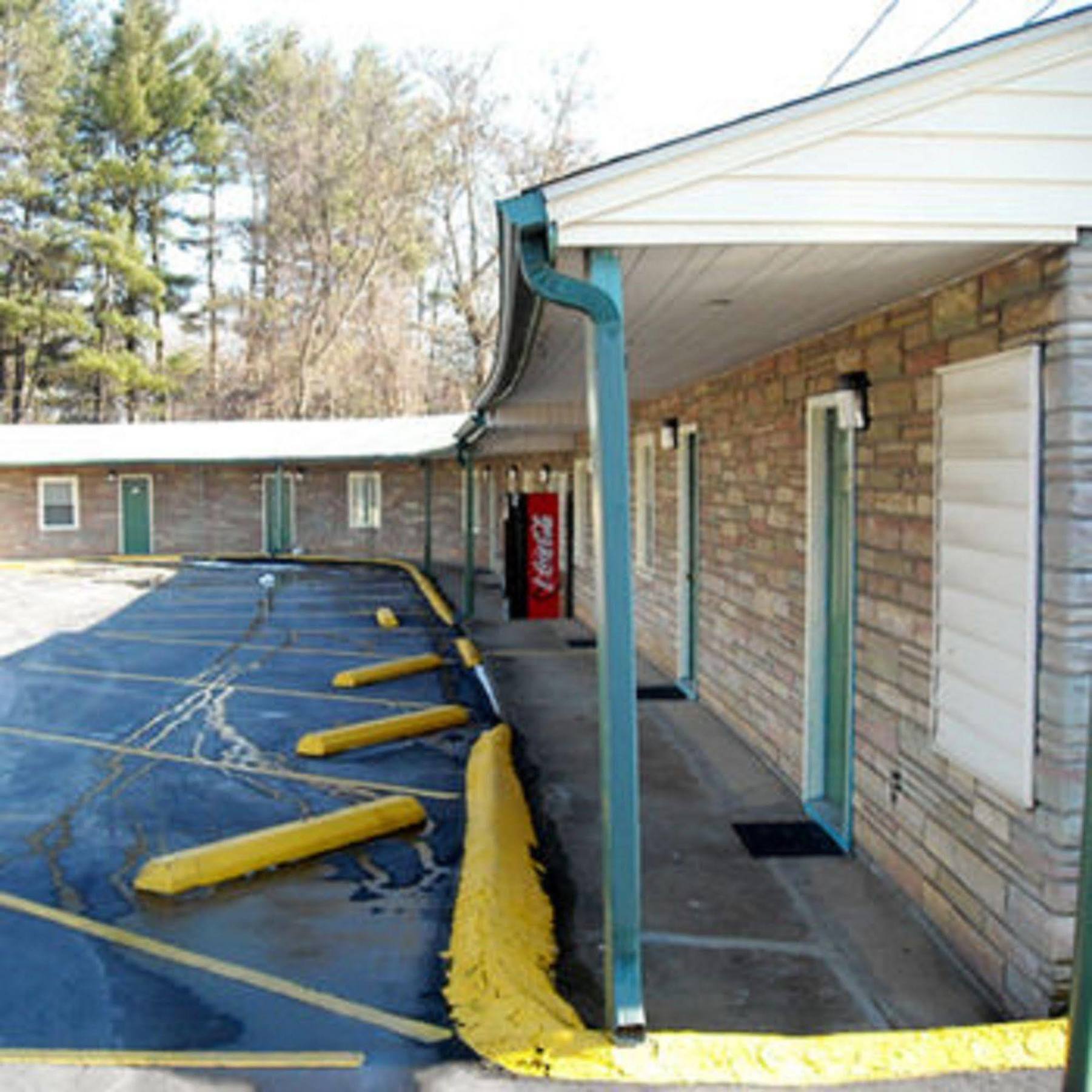 Whispering Pines - 2* Asheville