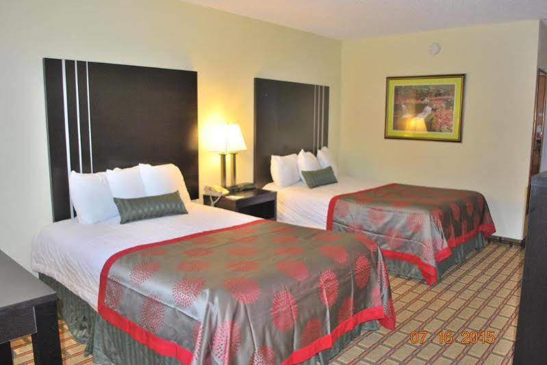 Hotel Ramada By Wyndham Southeast Asheville