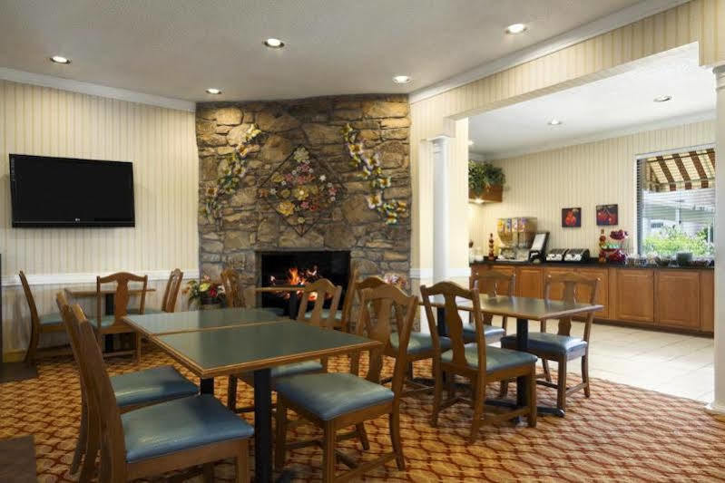 Hotel Ramada By Wyndham Southeast