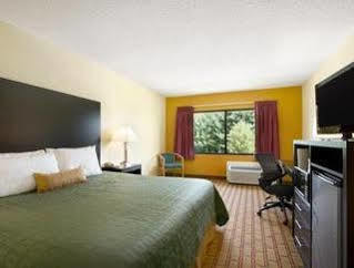 Hotel Ramada By Wyndham Southeast 2*