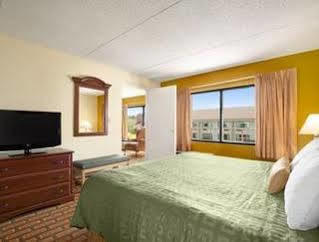 Ramada By Wyndham Southeast Hotel Asheville