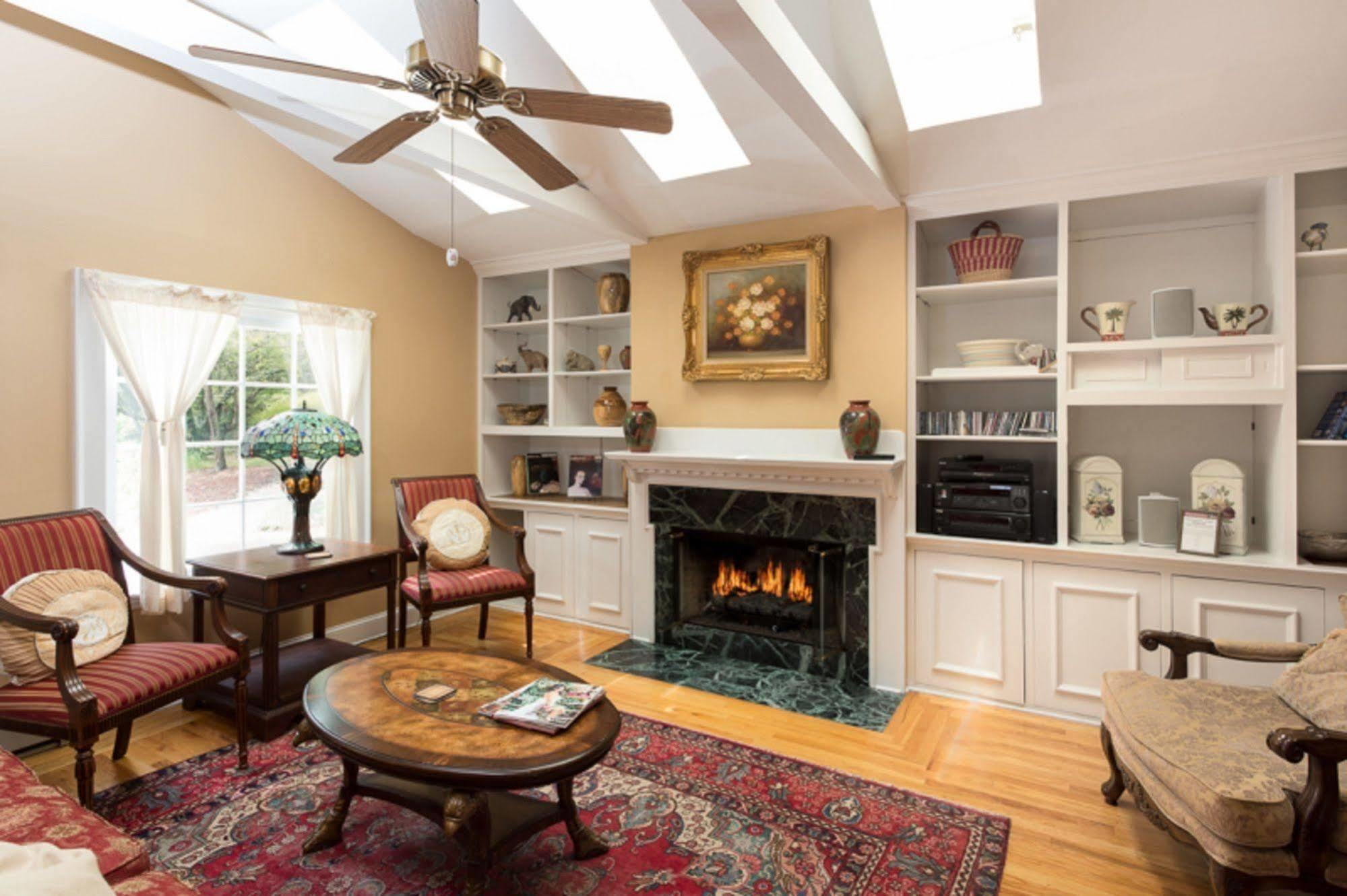 Cedar Crest Bed & Breakfast