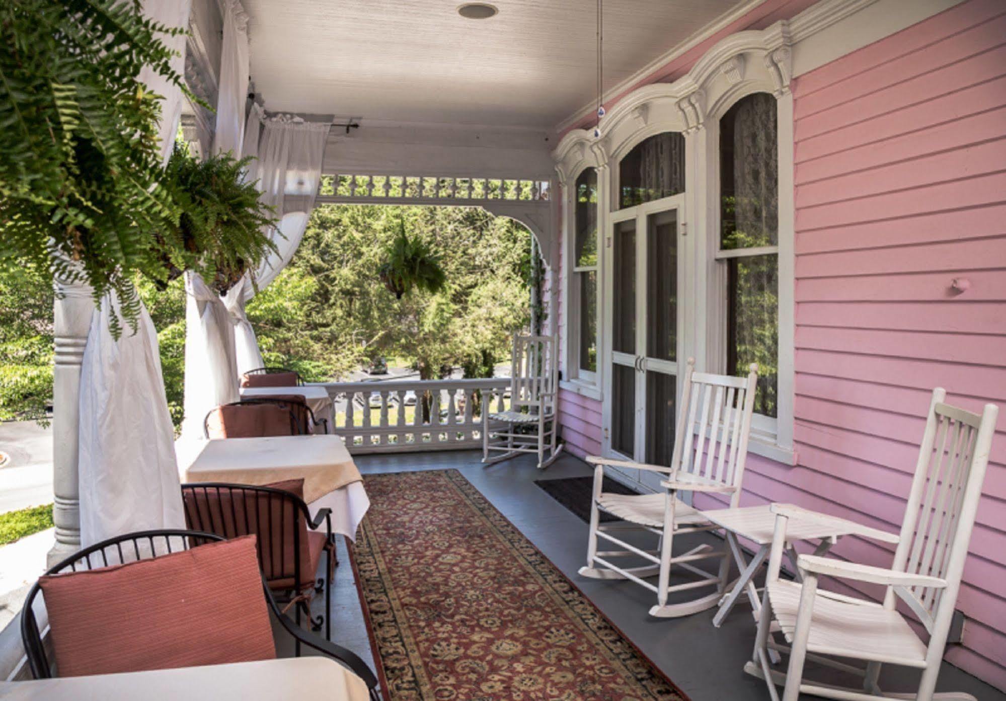 Bed & Breakfast Cedar Crest