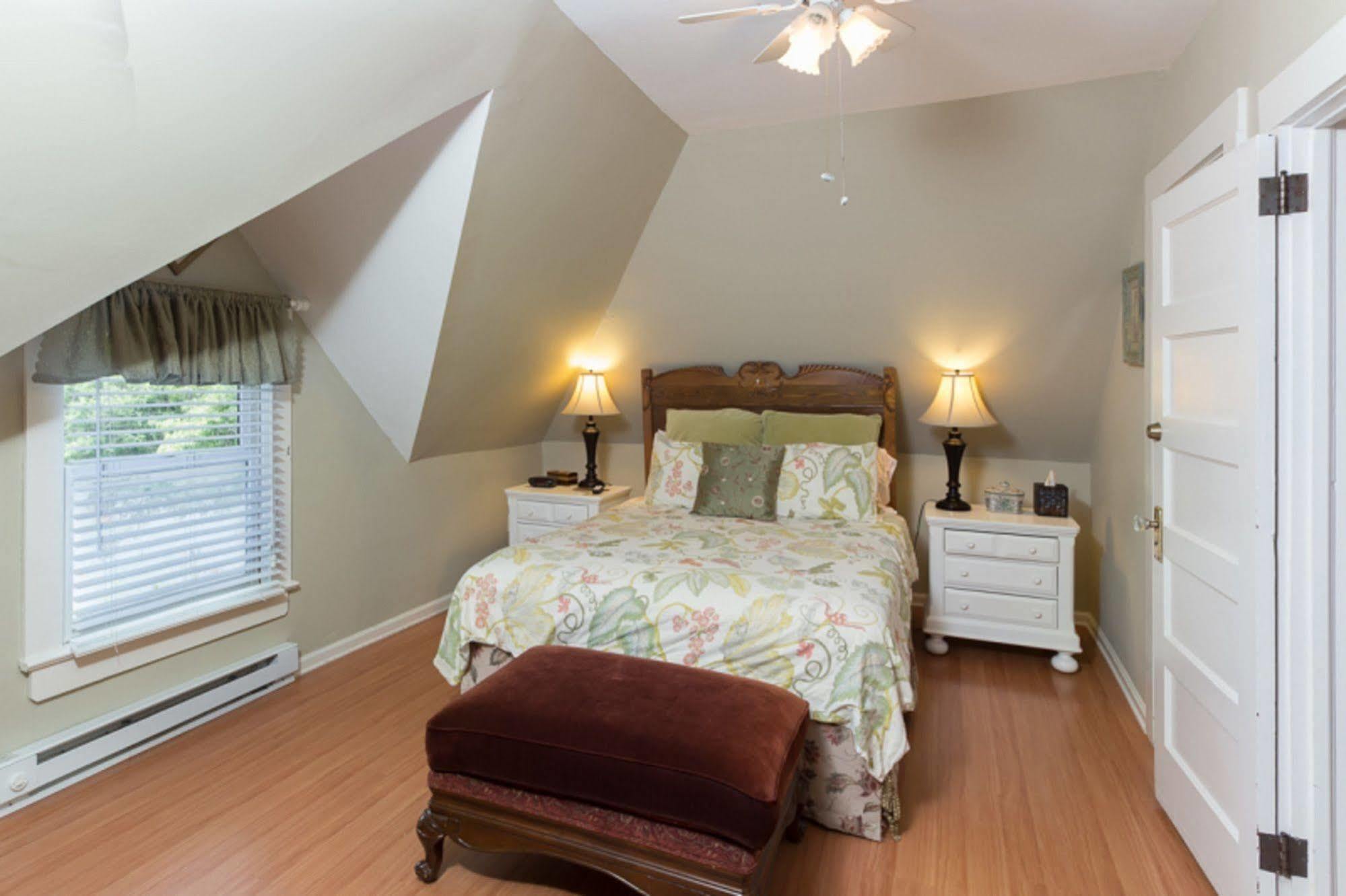 Bed & Breakfast Cedar Crest